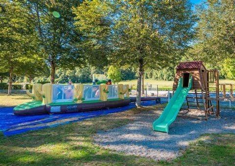 Oh! Campings - Camping Paradis A L'Ombre Des Tilleuls Peyrouse Buitenkant foto